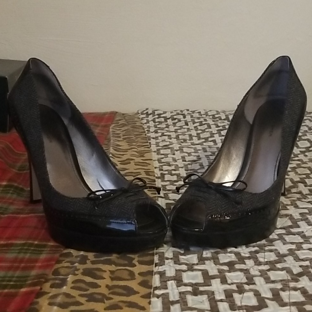 Black high-heel